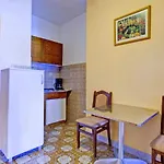 Anton Apartment *