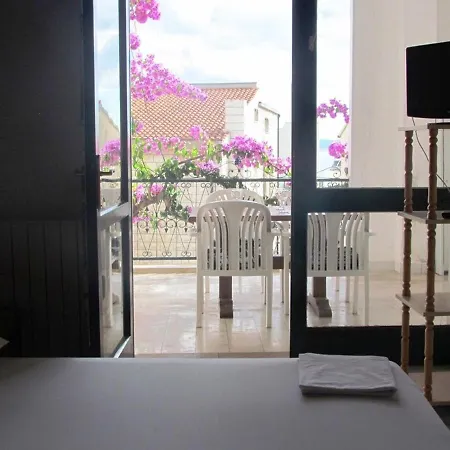Anton Apartment *