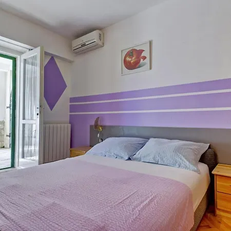 Apartment Anton Makarska