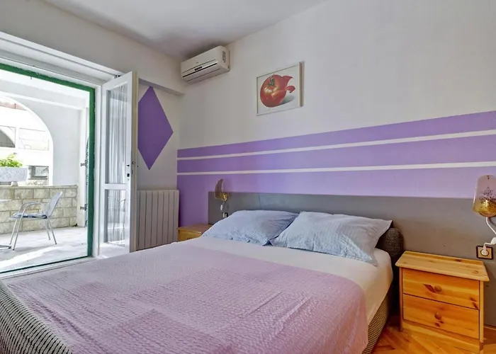 Apartment Anton Makarska